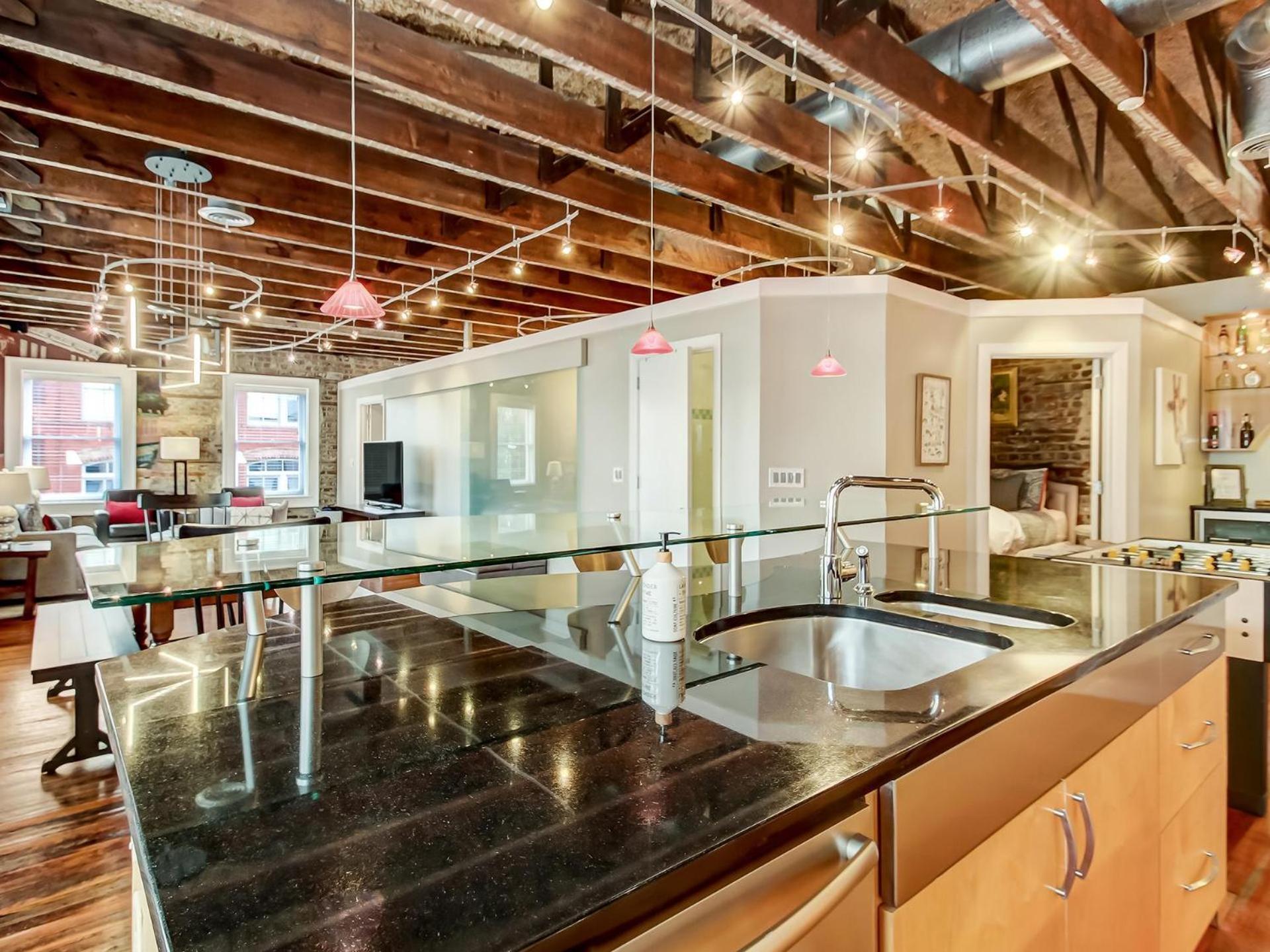 شقة Broughton Corner Loft سافانا المظهر الخارجي الصورة